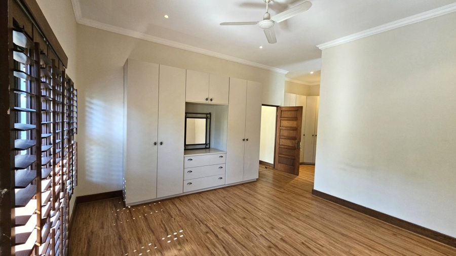 5 Bedroom Property for Sale in The Coves North West